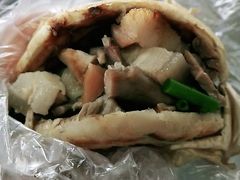 -金卯白肉罩火烧