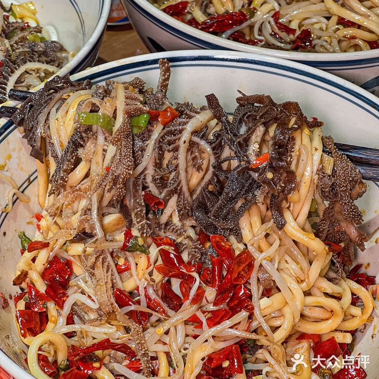 多少次来钟楼,就为了这 👉燃柒爆肚面