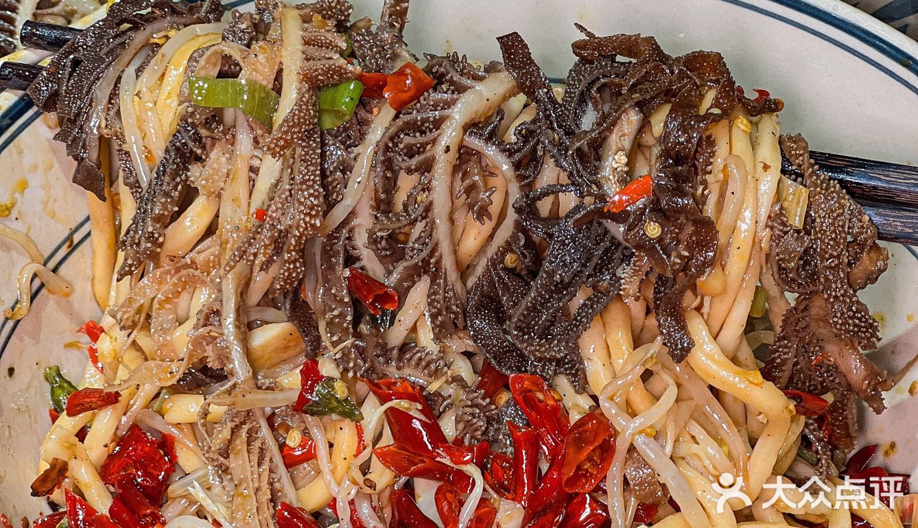 多少次来钟楼，就为了这 👉燃柒爆肚面