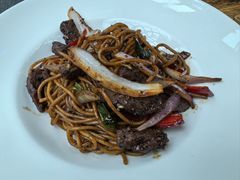 传统肉酱意面配黑椒牛排-食间牛排(湖西路店)