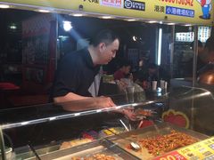 -六合夜市