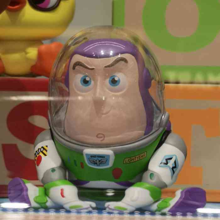 泡泡玛特机器人商店(壹方城二店)-"太可爱了吧!