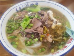 -裕新楼粉面馆·石磨手工粉(四方坪店)