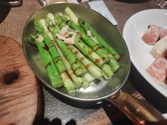 橄榄油黑椒烤芦竹笋-食间牛排(重庆路万达店)