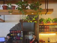 -挂旗柴锅鸡(蚌山区嘉年华店)