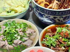 -大众跷脚牛肉馆·非遗传承单位(峨眉山店)