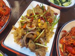 -虾弄弄海派小龙虾·牛羊蝎子火锅