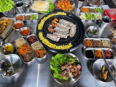 路边雪花牛肉粒-小团团·路边烤牛肉(南岭壹街店)