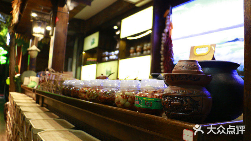 天凉了，来这家传统老店坐坐，吃吃饭，休息会儿吧~