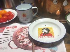 -沪小二炭火蛙锅(淮海中路美食不夜城店)