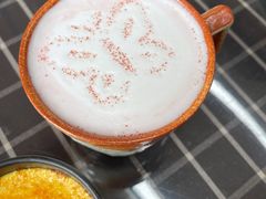 草莓拿铁-冬日咖啡