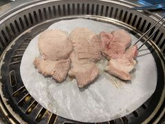 烤厚切黑香猪五花肉-烤路里·韩国品质自助烤肉(石路天虹4号店)