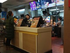 -麦当劳(轻轨曹杨路店)
