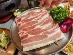 -围炉肉舍•炭烤活鳗•丹东海鲜烤肉(步行街店)