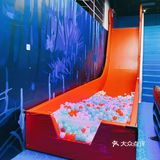 酷跳蹦床荧光主题公园