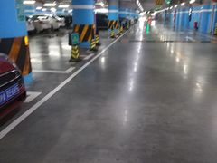 -白玉兰广场停车场