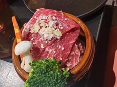 -山川小町·极番烧肉(新地假日广场店)