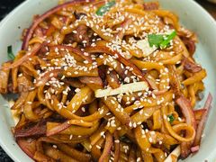 烫嘴怀旧干炒牛河-得意咚瓜·顺德鱼生·冬瓜火锅(深圳首店)