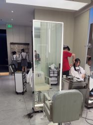 -PE SALON