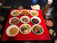 -蓝田九大碗民俗食府(蓝田店)