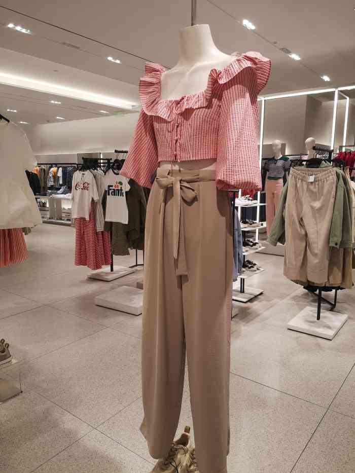 zara(万象城店)-"万象城的zara,我觉得几家zara门店."-大众点评移动版