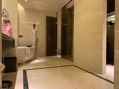 -天津京基皇冠假日酒店