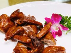 红烧乳鸽-广东胜利宾馆西关粤中餐厅