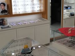 -光明眼镜·蔡司授权(九亭U天地店)