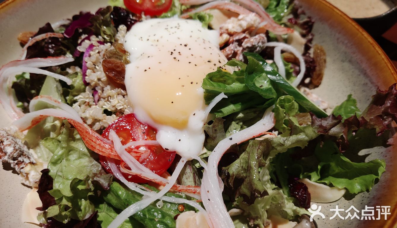 这道我不推荐。白玉贝口感很劲道，锻炼咬肌