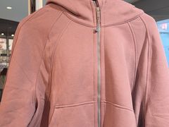 -lululemon(上海浦东IFC店)