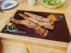 石头烤整根羊尾尖-蒙料·手把肉(望京店)