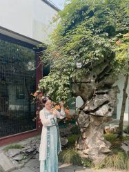 -一揽芳华汉服旗袍体验馆(拙政园店)