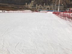 -荣盛康旅野三坡滑雪场
