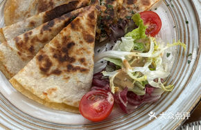 Spicy Cheese Beef Pita