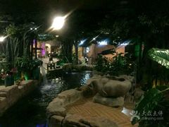 -泉城欧乐堡戏水湾艺术养生温泉