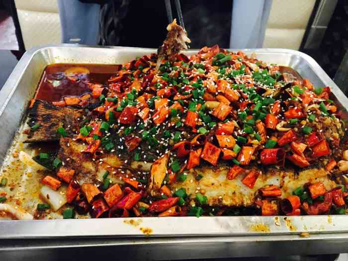 江边诱惑巫山烤全鱼(交大店)-"性价比很高啊.团购很便宜,味道还可以!