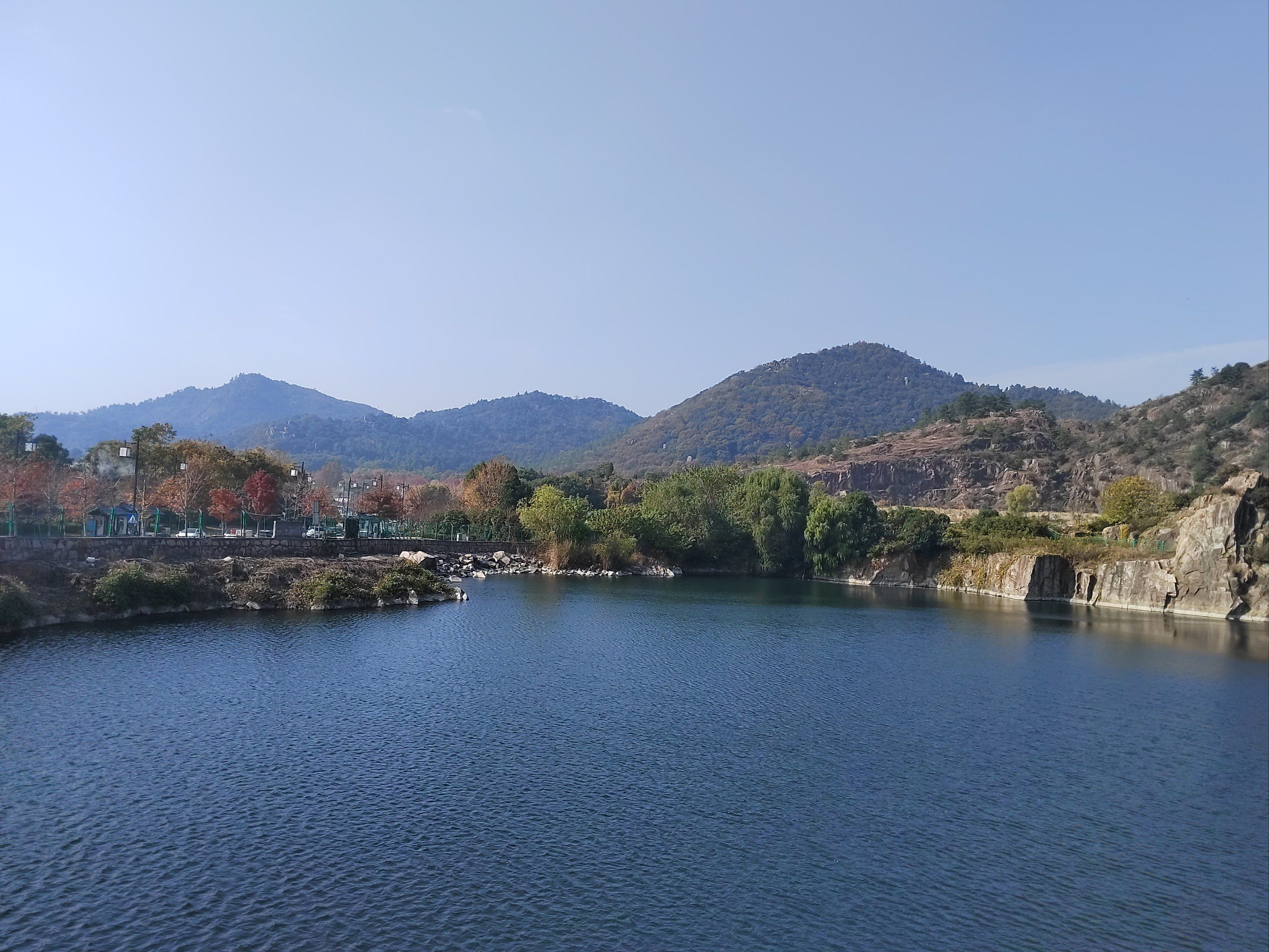 感受大自然的气息和美景 秋季寿桃湖,一个免费的口袋公园说小不小走 