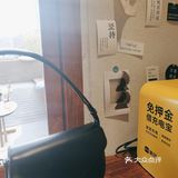 春日午后，坐在窗边看日光一寸一寸地挪~