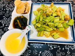 -八两八金·莱芜特色炒鸡(市南漳浦路店)