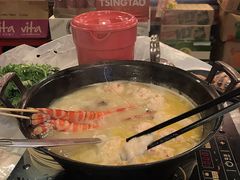 -鲜入围煮花胶鸡海鲜火锅