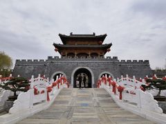 -雪山彩虹谷景区