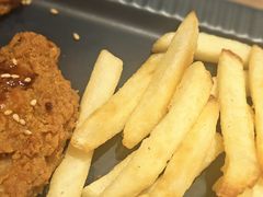 -必胜客(上海华谊新所店)