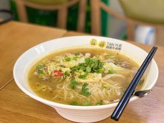 顺化牛肉汤檬粉-探越越南牛肉粉(江南西分店)