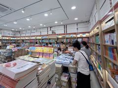 -新华传媒教材书店(中山南二路)