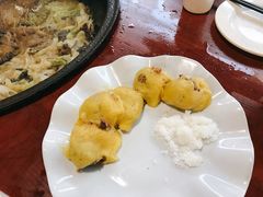 -粘豆包柴火铁锅炖