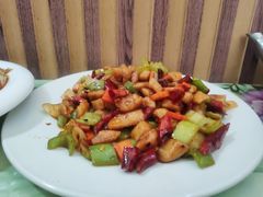 辣子鸡丁-华春餐馆(鱼山路店)