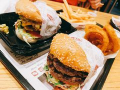 -The Habit Burger Grill 哈比特汉堡(爱琴海店)