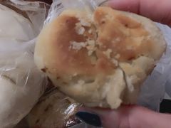 鲜肉月饼-草庐酒家