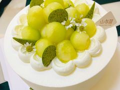 玫珑蜜瓜-山与蓝·轻糖鲜果蛋糕(勒泰店)