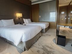-上海滴水湖皇冠假日酒店